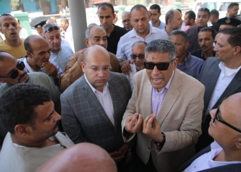 خلال تفقده للمواقف الحضارية بمركز الصف.. محافظ الجيزة يشدد علي رئيس جهاز السرفيس: اسحب الترخيص من أي سائق غير ملتزم بالأجرة 30 - جريدة المساء