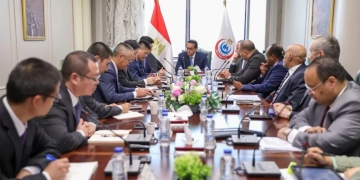 نائب رئيس مجلس الوزراء وزير الصحة والسكان يستقبل نائب رئيس شركة هواوي العالمية لبحث التعاون في مجال تكنولوجيا الرعاية الصحية 1 - جريدة المساء