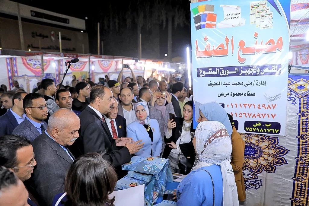 تحت رعاية رئيس مجلس الوزراء محافظ سوهاج يفتتح معرض صنع في سوهاج 18 - جريدة المساء