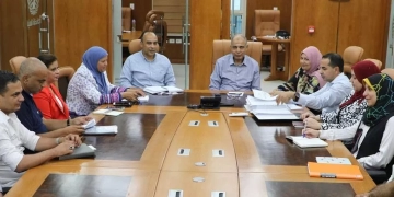 محافظ المنيا يناقش آليات تنمية قرى الظهير الصحراوي 2 - جريدة المساء محافظ المنيا يناقش آليات تنمية قرى الظهير الصحراوي 1 - جريدة المساء