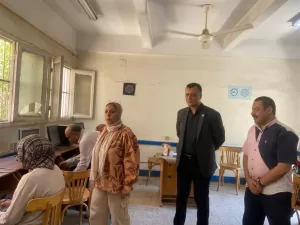 وكيل تعليم قنا يتابع الاختبارات الالكترونية للمتقدمين للالتحاق بمدارس Stem 20 - جريدة المساء