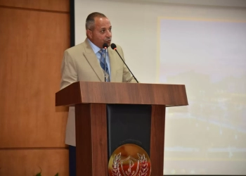 محافظ بورسعيد يناقش مقترحات وتطلعات المواطنين خلال لقائه بممثلي الأحزاب 35 - جريدة المساء