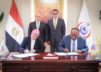 وزير الصحة والسكان :توقيع بروتوكول تعاون مع البنك الأهلي المصري لدعم منظومتي الرعايات المركزة والغسيل الكلوي 33 - جريدة المساء