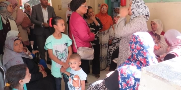 ■ نائب وزير الصحة تتفقد وحدة صحة الشغبة بمحافظة أسيوط وتوصي بتخصيص غرفة لفحص السمعيات وتصحيح المفاهيم الخاطئة لدى المواطنين 1 - جريدة المساء