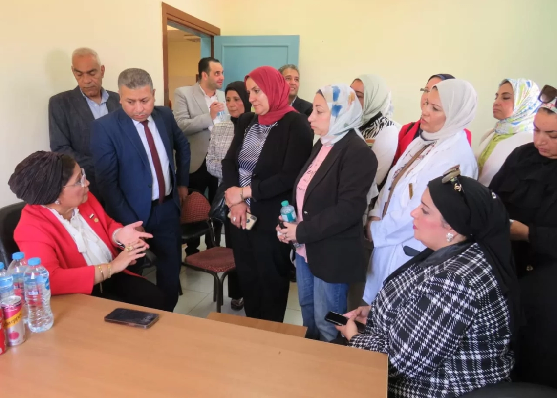 الصحة: فريق الحوكمة والمراجعة الداخلية يتفقد مستشفى إدكو المركزي ويحيل المتغيبين عن العمل للشؤون القانونية 19 - جريدة المساء