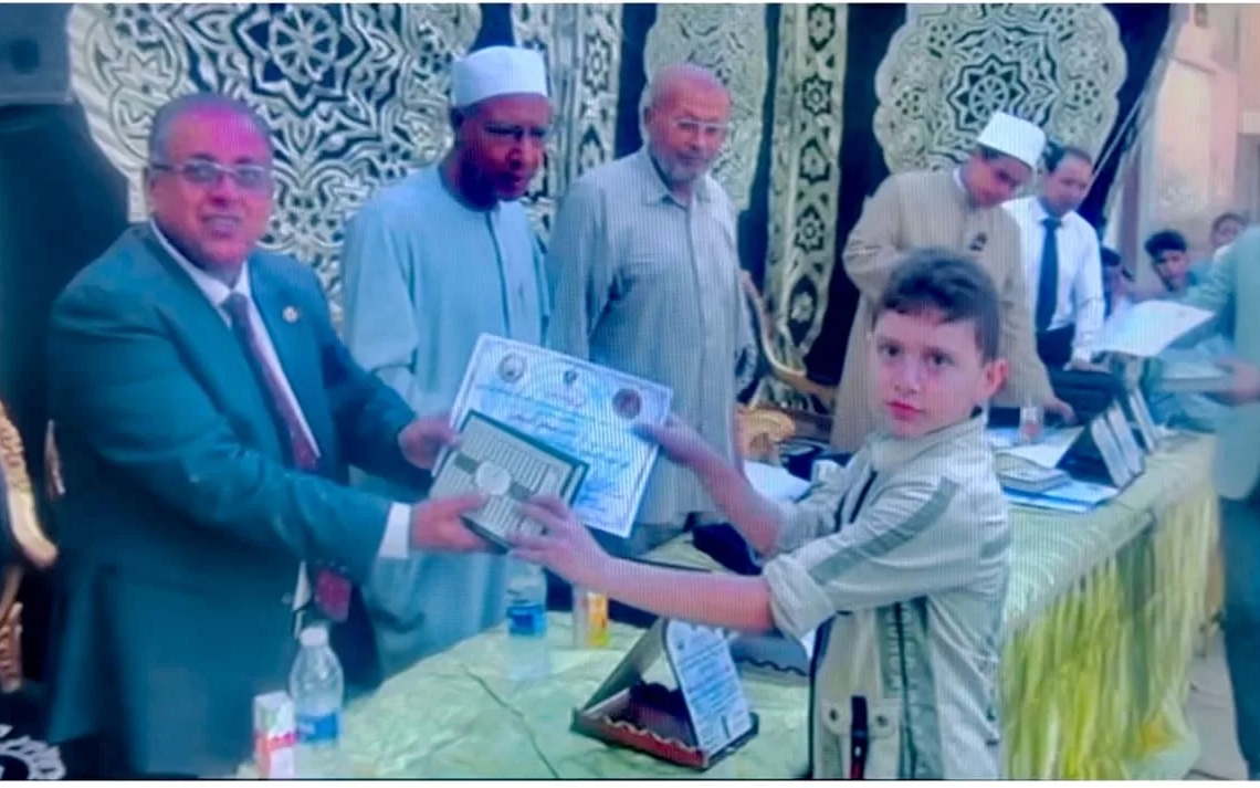 تكريم أوائل الثانوية العامة والأزهرية.. وحفظة القرآن الكريم بقرية "محله القصب" بكفر الشيخ 20 - جريدة المساء تكريم أوائل الثانوية العامة والأزهرية.. وحفظة القرآن الكريم بقرية "محله القصب" بكفر الشيخ 19 - جريدة المساء