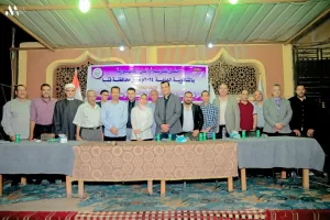 شهادات تقدير ومبالغ مالية لأوائل الثانوية العامة بقنا 35 - جريدة المساء