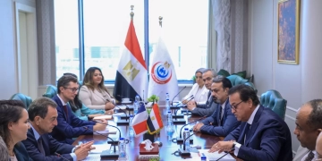 وزير الصحة والسكان يستقبل السفير الفرنسي بالقاهرة لبحث سبل التعاون بين البلدين في القطاع الصحي 2 - جريدة المساء وزير الصحة والسكان يستقبل السفير الفرنسي بالقاهرة لبحث سبل التعاون بين البلدين في القطاع الصحي 1 - جريدة المساء