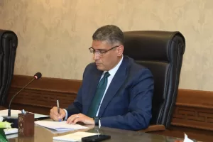 محافظ الجيزة يلتقى بمتطوعي مشروع "شباب يدير شباب ”YLY “.. لتطوير قدراتهم الإدارية والقيادية 53 - جريدة المساء