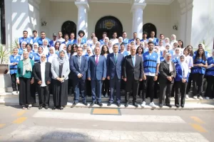 محافظ الجيزة يلتقى بمتطوعي مشروع "شباب يدير شباب ”YLY “.. لتطوير قدراتهم الإدارية والقيادية 57 - جريدة المساء