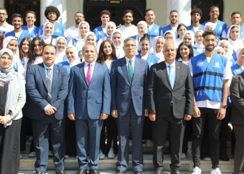 محافظ الجيزة يلتقى بمتطوعي مشروع "شباب يدير شباب ”YLY “.. لتطوير قدراتهم الإدارية والقيادية 19 - جريدة المساء