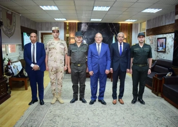 رئيس جامعة سوهاج يشهد حفل توزيع شهادات الإعفاء من تأدية الخدمة العسكرية لذوي الهمم بالتعاون مع منطقة التجنيد والتعبئة بأسيوط 21 - جريدة المساء