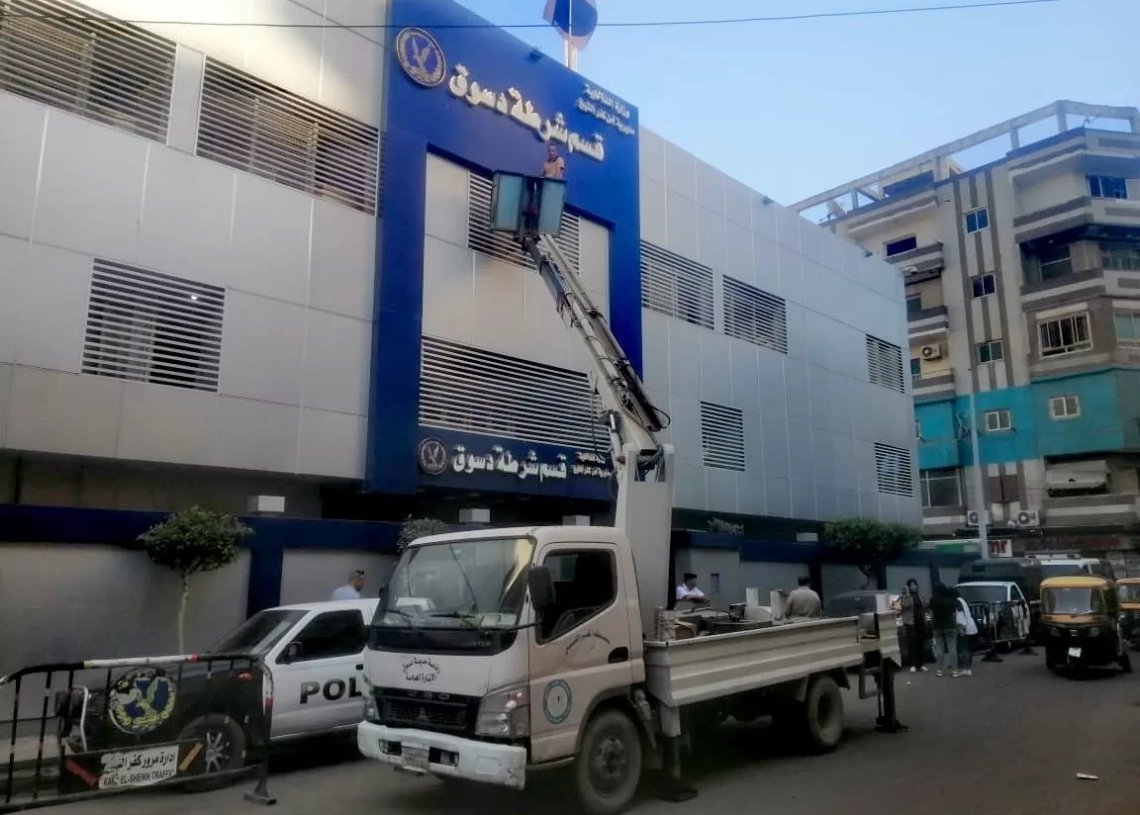 محافظ كفرالشيخ يتابع جهود رفع كفاءة وتطوير منظومة الإنارة العامة بدسوق 19 - جريدة المساء