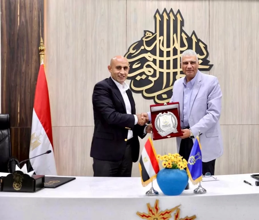 وزير التربية التربية والتعليم ومحافظ أسوان يعقدان اجتماعًا مع مديرى الإدارات التعليمية ومديري المدارس بمحافظات أسوان وقنا والأقصر لمناقشة الاستعدادات للعام الدراسى الجديد 17 - جريدة المساء