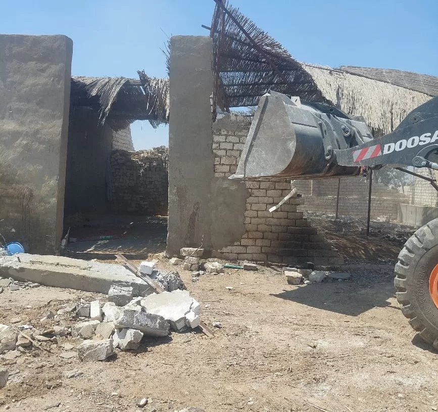 محافظ بني سويف: إزالة 79حالة ضمن المرحلة الثانية للموجة الـــ 23 لحملات إزالة التعديات على أراض أملاك الدولة والزراعة         19 - جريدة المساء