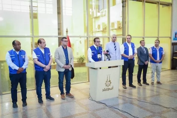 وزير الصحة في أسوان: نتعامل مع الحالات المرضية بسيطرة كاملة ونتوقع تماثل المصابين للشفاء خلال أسبوع 15 - جريدة المساء