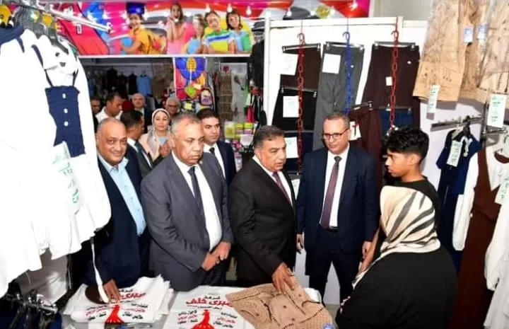 محافظ الدقهلية ورئيس الغرفة التجارية يفتتحان معرض "أهلا مدارس" 19 - جريدة المساء