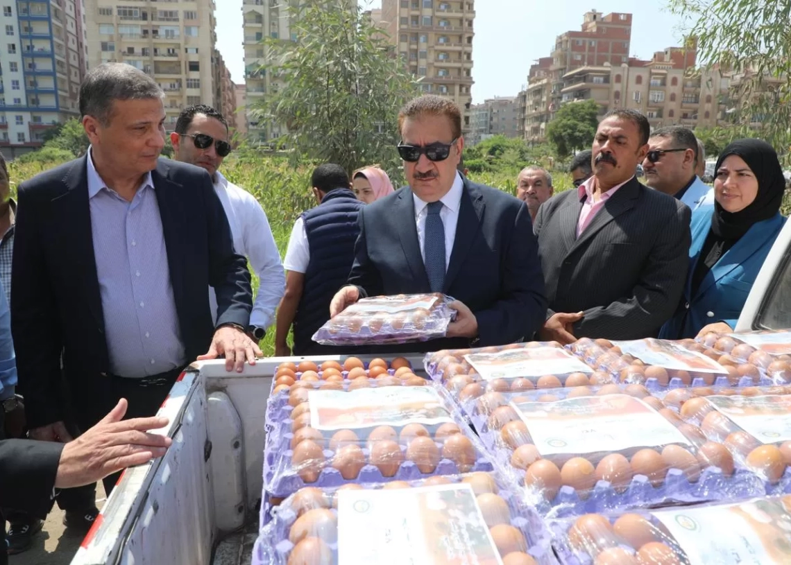 احتفالا بعيد الفلاح الـ72.. "فاروق " و " أبو ليمون " يشهدان اصطفاف 35 سيارة قوافل متنوعة لدعم الفلاح والمواطن 15 - جريدة المساء