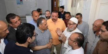 ليلاً .. محافظ الشرقية يتابع سير إنتظام العمل بمستشفى الإبراهيمية والحالة الصحية للمرضى 2 - جريدة المساء ليلاً .. محافظ الشرقية يتابع سير إنتظام العمل بمستشفى الإبراهيمية والحالة الصحية للمرضى 1 - جريدة المساء