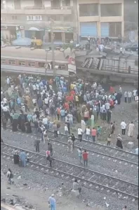اوناش لرفع قطار القاهرة الإسماعيلية المتسبب في حادث الزقازيق علي القضبان 30 - جريدة المساء اوناش لرفع قطار القاهرة الإسماعيلية المتسبب في حادث الزقازيق علي القضبان 29 - جريدة المساء