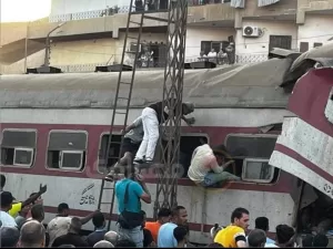 اوناش لرفع قطار القاهرة الإسماعيلية المتسبب في حادث الزقازيق علي القضبان 34 - جريدة المساء اوناش لرفع قطار القاهرة الإسماعيلية المتسبب في حادث الزقازيق علي القضبان 33 - جريدة المساء