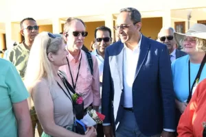 وسط حضور عدد من السائحين .. محافظ قنا يشهد الاحتفال بيوم السياحة العالمي بمعبد دندرة 179 - جريدة المساء