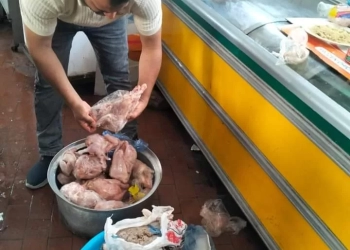 ضبط وإعدام 2 طن ونصف أغذية وسوائل مجهولة المصدر ومنتهية الصلاحية .. فى مطروح 33 - جريدة المساء