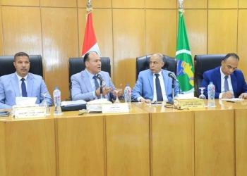 خلال اجتماعه مع وفد برنامج التنمية المحلية بصعيد مصر.. محافظ المنيا: اهتمام الرئيس السيسى بإقامة مشروعات كبرى بالصعيد علامة فارقة فى تاريخ عملنا التنموي 23 - جريدة المساء