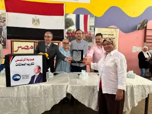 تقديرا لدورهم الوظيفي علي مدار عقود.. مستقبل وطن يُكرم 15 من المحالين للمعاش بالعاشر من رمضان 30 - جريدة المساء