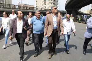 محافظ الجيزة يتابع ميدانياً حالة الإشغالات والنظافة بميدان الجيزة ومتفرعاته 25 - جريدة المساء