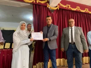 وكيل وزارة التربية والتعليم بقنا يكرم أوائل الثانوية العامة  31 - جريدة المساء