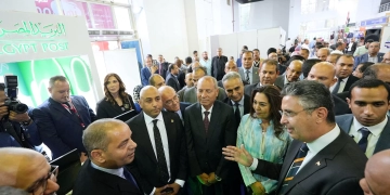 وزير التموين يتفقد جناح البريد في معرض اهلا مدارس.. ويشيد بالخدمات البريديه المقدمة للمواطنين 1 - جريدة المساء