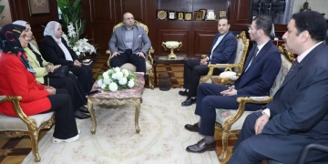 محافظ بني سويف يلتقي لجنة تقييم مشروعات المبادرة الوطنية للمشروعات الخضراء الذكية في دورتها  الثالثة 1 - جريدة المساء