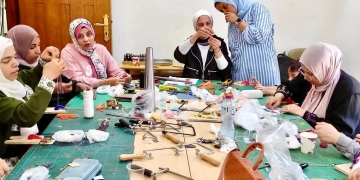 ورشة تدريبية جديدة ينظمها قومى المرأة على حرفة خرز النول لفتح باب رزق للسيدات 1 - جريدة المساء
