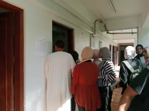 بدء الكشف الطبى على الطلاب الجدد بالمعهد الفنى الصحى بقنا 25 - جريدة المساء