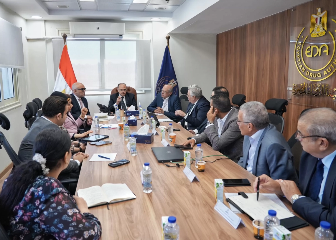 رئيس هيئة الدواء يلتقي رئيس وممثلي شعبة المستلزمات الطبية بغرفة صناعة الأدوية 19 - جريدة المساء