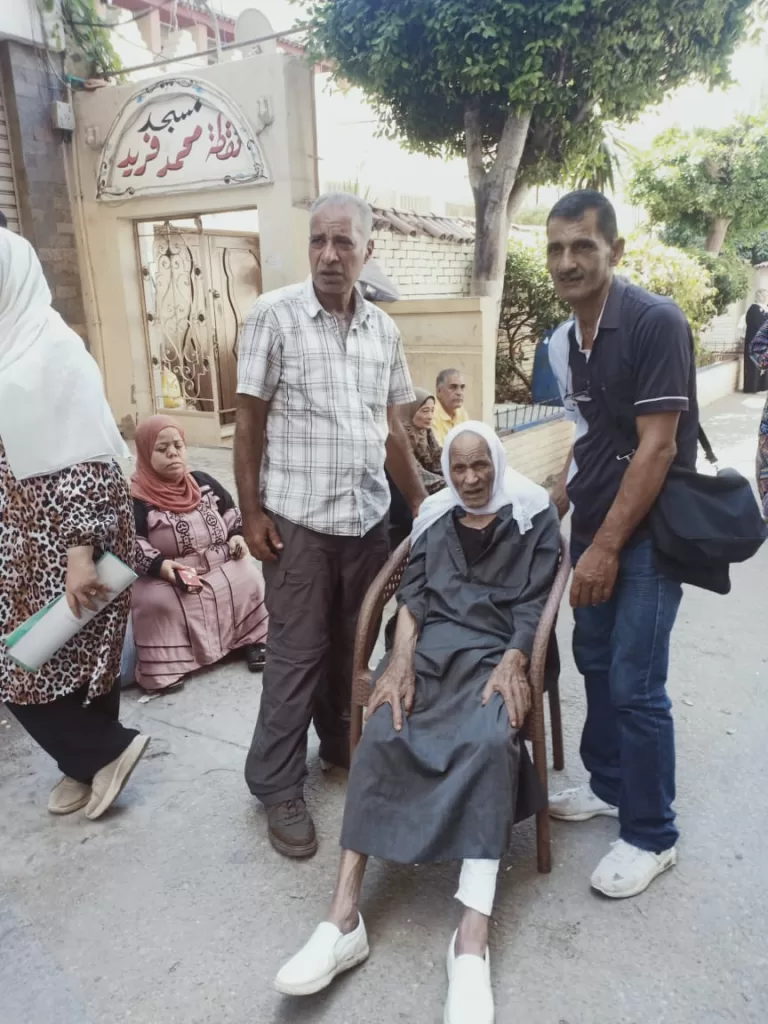 "التضامن": صابر بباوي صاحب الـ103 أعوام يخوض امتحان محو الأمية بالأسكندرية 21 - جريدة المساء