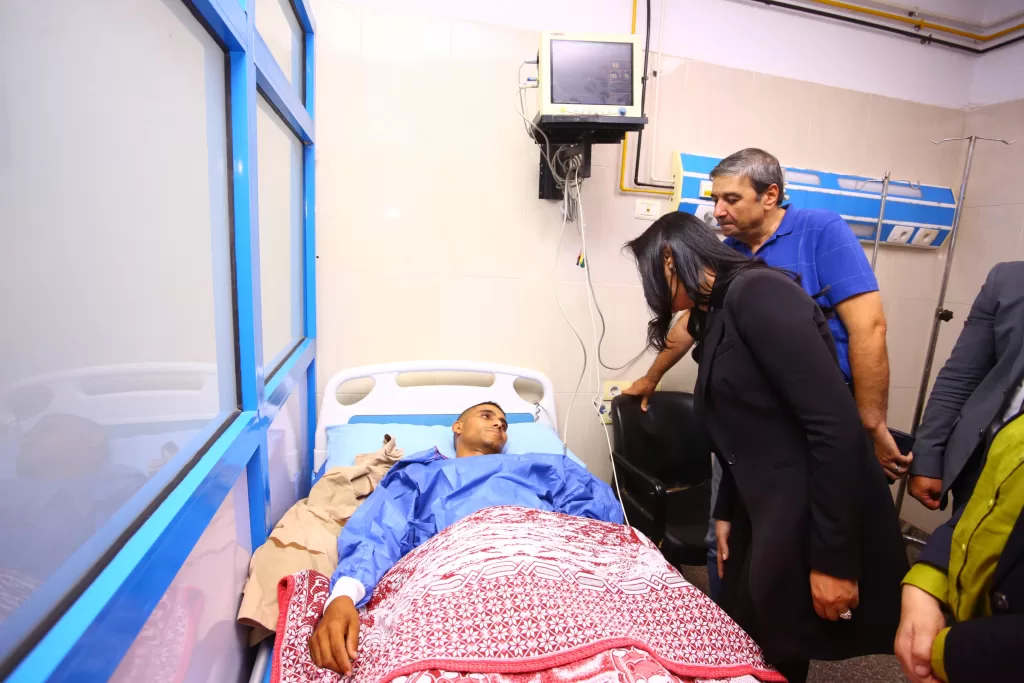 بالصور.. وزيرة التضامن تزور مصابي حادث تصادم قطاري الشرقية 25 - جريدة المساء