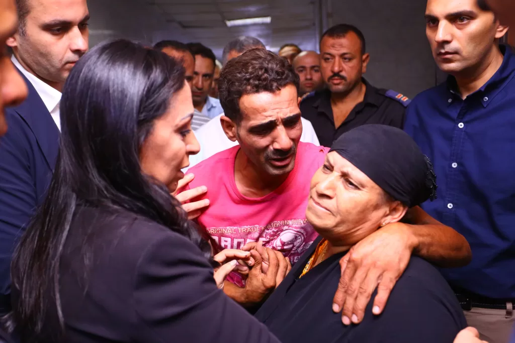 "مايا مرسى" تعزى والدة ضحايا القطار وترافقها لإنهاء إجراءات تصاريح الدفن 26 - جريدة المساء "مايا مرسى" تعزى والدة ضحايا القطار وترافقها لإنهاء إجراءات تصاريح الدفن 25 - جريدة المساء