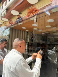 استجابة لشكاوي المواطنين.. محافظة الجيزة تغلق وتشمع 25 منشأة تجارية مخالفة بدون ترخيص بحدائق الأهرام (صور) 33 - جريدة المساء