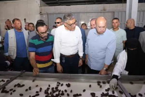 محافظ الجيزة يزور أكبر مناجم للحديد والصلب بالشرق الأوسط في الواحات البحرية 93 - جريدة المساء