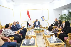 ضمن فاعليات مبادرة "بداية جديدة" .. محافظ قنا ومدير صندوق مكتبات مصر العامة يبحثان سبل تنفيذ قوافل متنقلة بالقرى والنجوع 21 - جريدة المساء