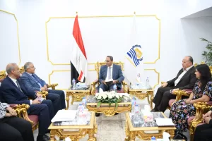 ضمن فاعليات مبادرة "بداية جديدة" .. محافظ قنا ومدير صندوق مكتبات مصر العامة يبحثان سبل تنفيذ قوافل متنقلة بالقرى والنجوع 31 - جريدة المساء