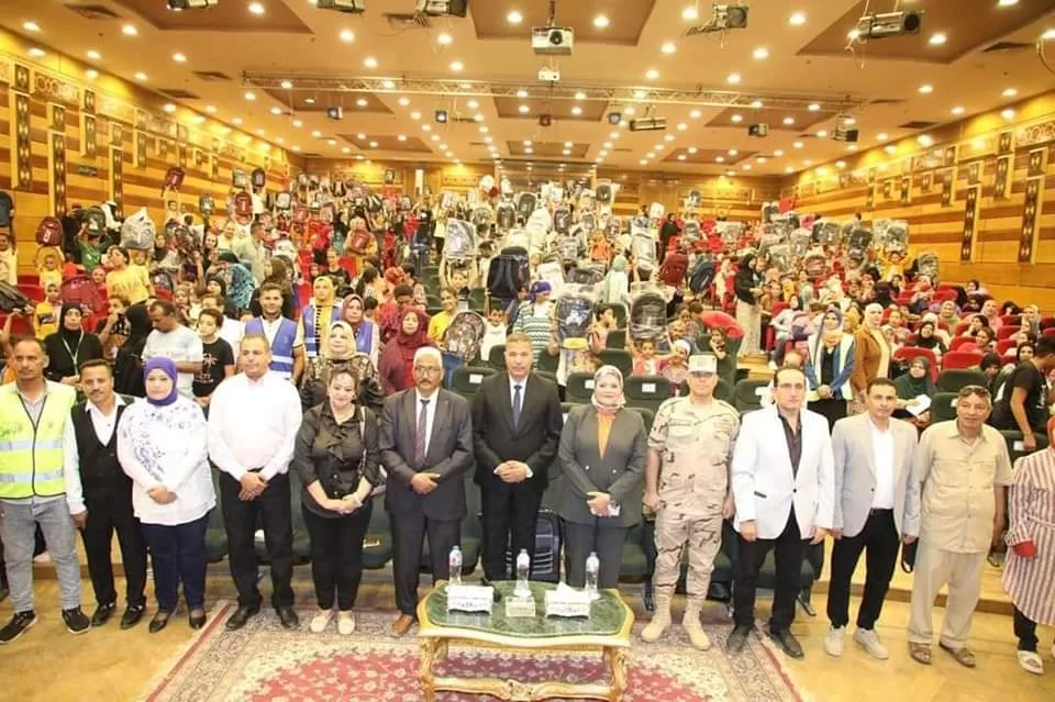 توزيع ٥٠٠ شنطة مدرسية على الطلاب غير القادرين بالمنيا 20 - جريدة المساء توزيع ٥٠٠ شنطة مدرسية على الطلاب غير القادرين بالمنيا 19 - جريدة المساء