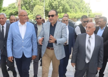 وزير قطاع الأعمال العام ومحافظ القليوبية يبحثان سبل تطوير شركة النصر للكيماويات الدوائية  23 - جريدة المساء