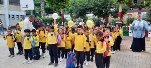 بالبالونات والحلوي.. مدارس الجيزة تستقبل زهورها فى اليوم الأول من العام الدراسى الجديد 22 - جريدة المساء بالبالونات والحلوي.. مدارس الجيزة تستقبل زهورها فى اليوم الأول من العام الدراسى الجديد 21 - جريدة المساء