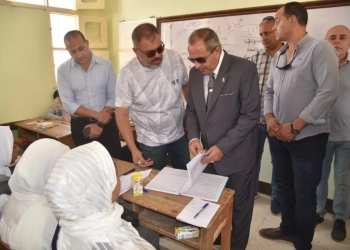 محافظ بورسعيد يتابع انتظام الدراسية بمدرسة قرية ٧ بسهل الطينة شرقا 29 - جريدة المساء