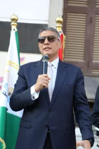 محافظ الجيزة يتفقد مدارس العمرانية والدقى وجنوب.. لمتابعة انتظام العام الدراسي الجديد (صور) 21 - جريدة المساء