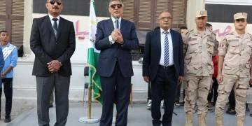 محافظ الجيزة يلقي كلمة خلال زيارته لمدرسة السعيدية الثانوية العسكرية