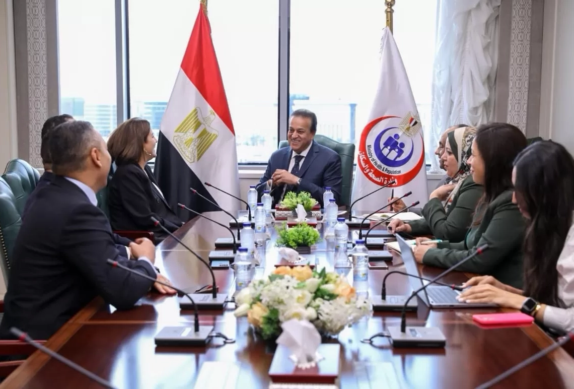 نائب رئيس مجلس الوزراء ووزير الصحة يستقبل ممثلي شركة «نوفارتس» لتعزيز التعاون في ملف تطوير الصناعات الدوائية 20 - جريدة المساء نائب رئيس مجلس الوزراء ووزير الصحة يستقبل ممثلي شركة «نوفارتس» لتعزيز التعاون في ملف تطوير الصناعات الدوائية 19 - جريدة المساء